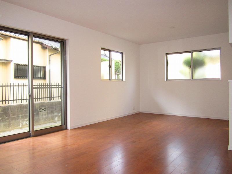 Living. Same specifications