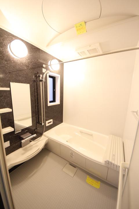 Bathroom. Local (12 May 2013) Shooting