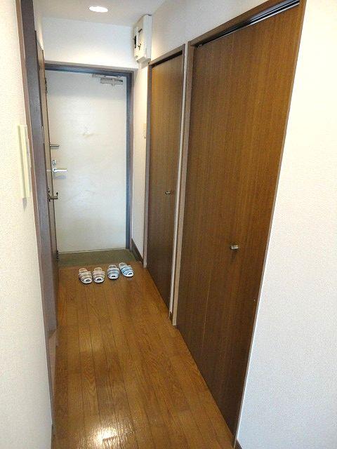 Entrance. Place which is close the kitchen and the door of the washing machine yard