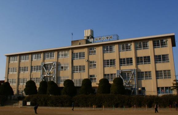 Primary school. 90m to Beppu elementary school (elementary school)