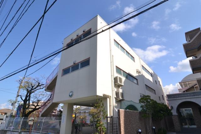 kindergarten ・ Nursery. White lily to nursery school 750m