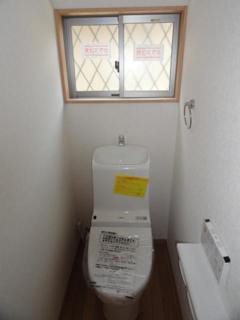 Toilet. Indoor (June 2013) Shooting