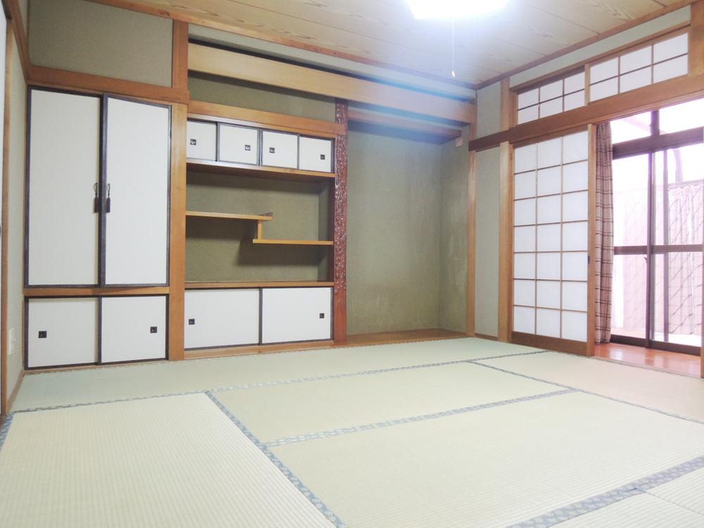 Non-living room. tatami ・ Sliding door Omotegae already! 