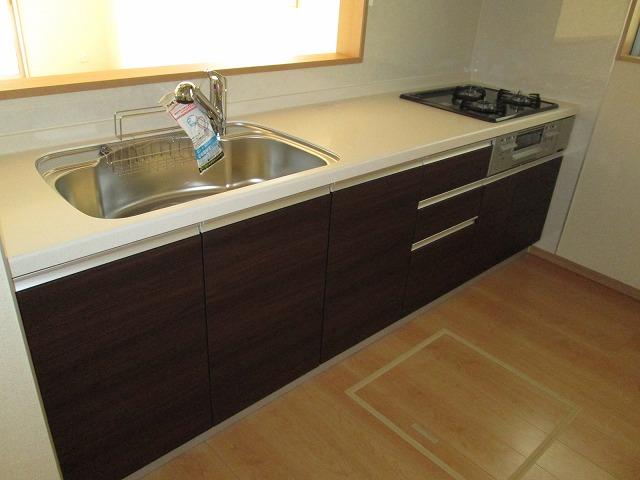 Same specifications photo (kitchen). Local (August 2013) Shooting