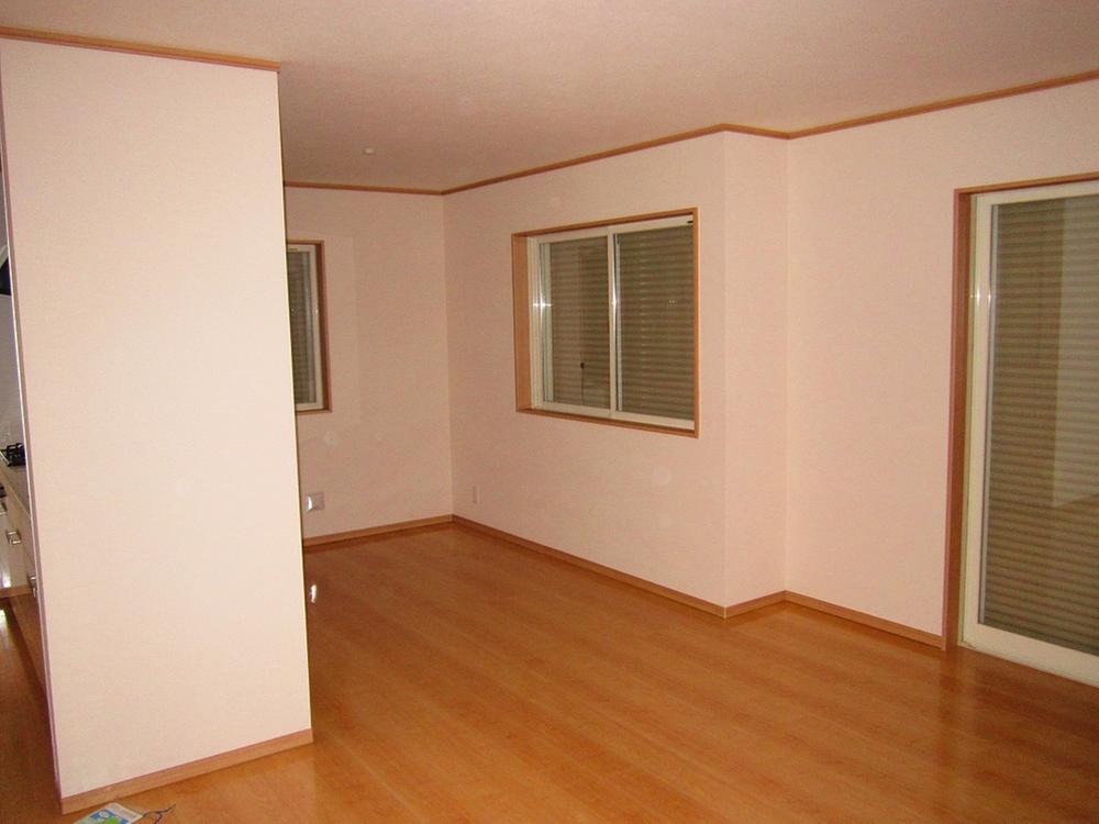 Same specifications photos (living). (1 Building) same specification