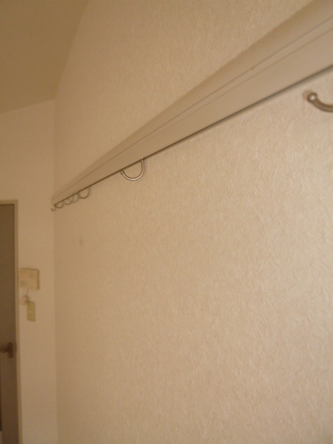 Other Equipment. With in-room hook ☆