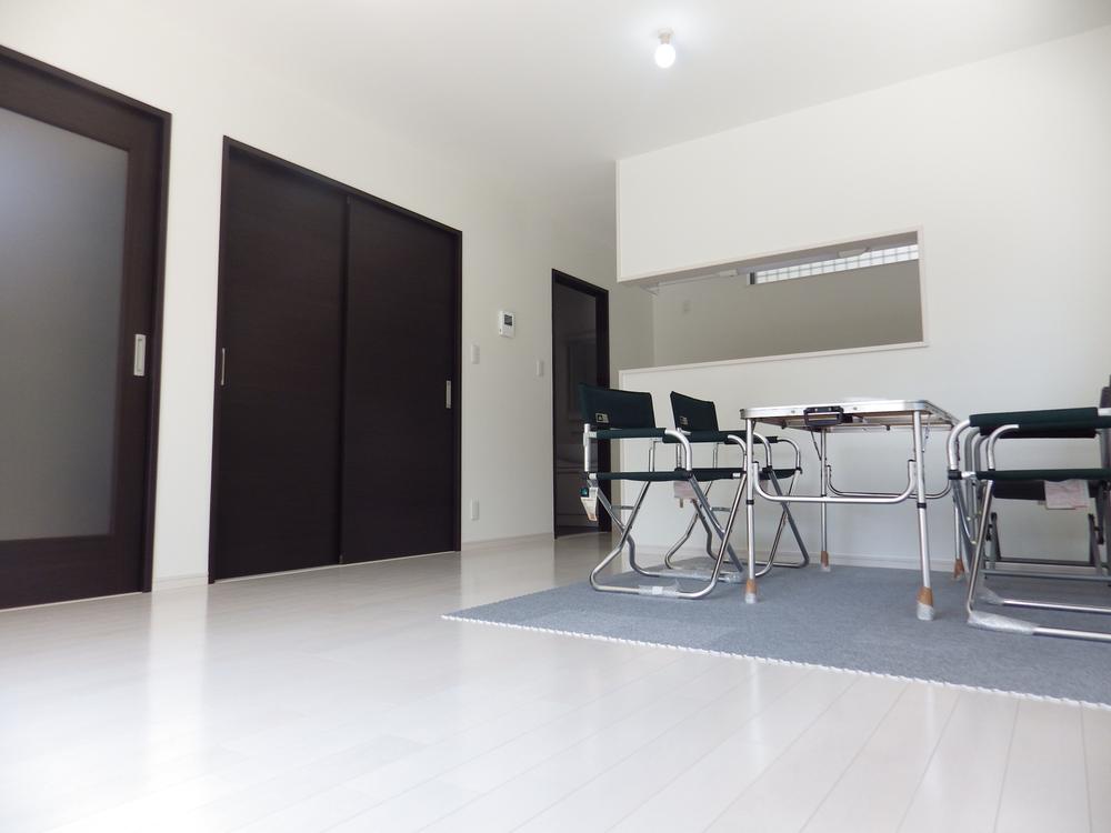 Same specifications photos (living). Same specifications