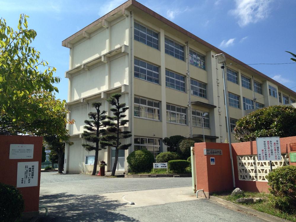 Junior high school. 960m to Fukuoka Municipal Meilin junior high school