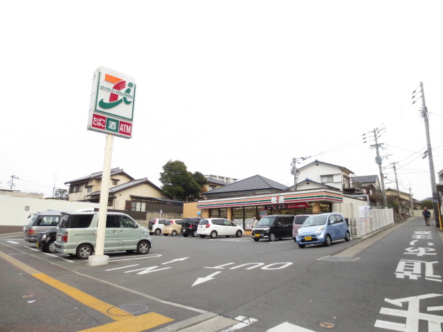 Convenience store. Seven-Eleven Fukuoka Beppu 7-chome up (convenience store) 735m