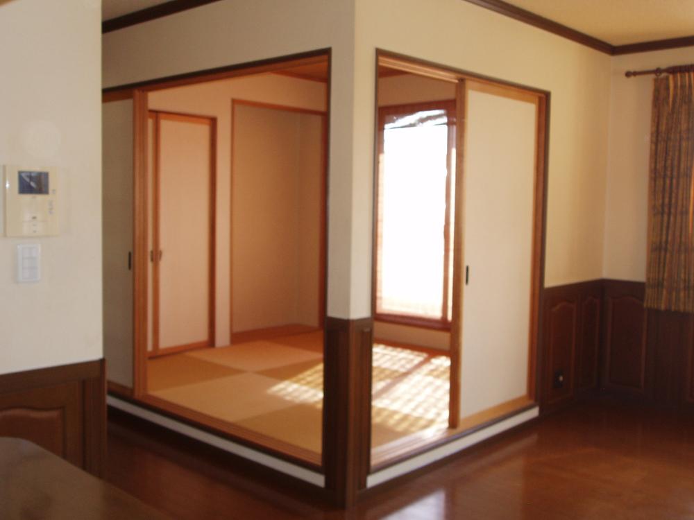 Other. Is a Japanese-style room attached to the living room! 