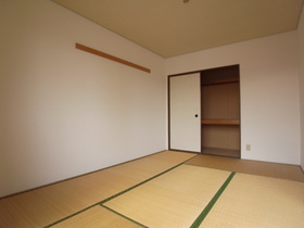 Living and room. With storage of the Japanese-style room ☆