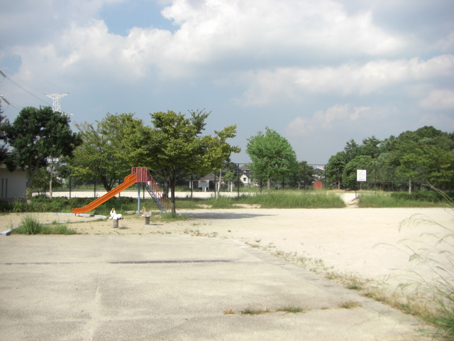 park. 200m to Central Park Matsuyama (park)