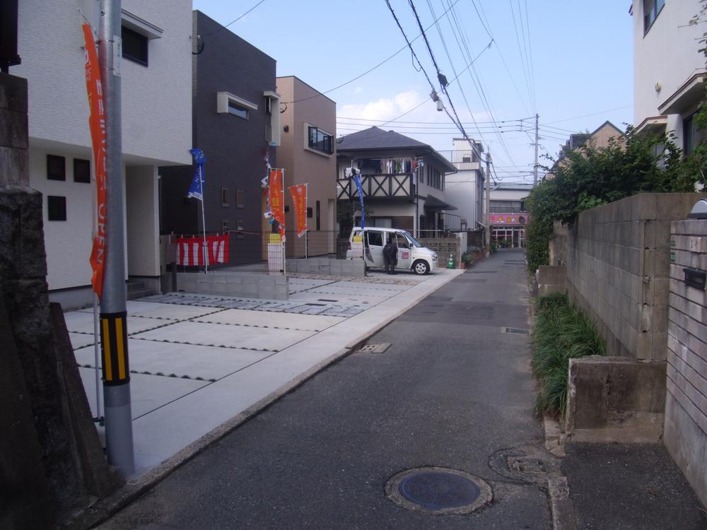 Local photos, including front road. Local appearance photo Local (11 May 2013) Shooting