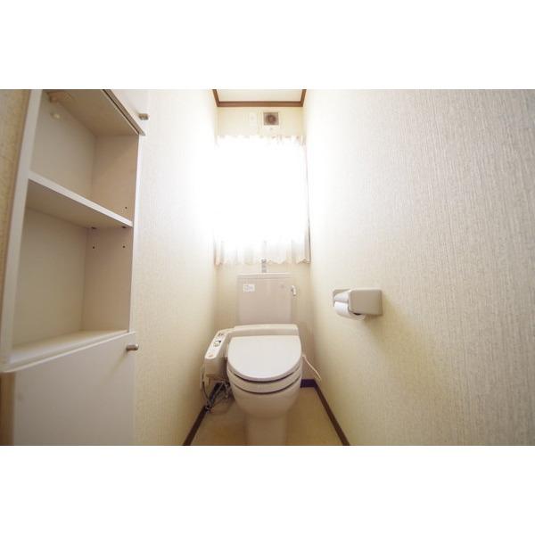 Toilet. Second floor toilet