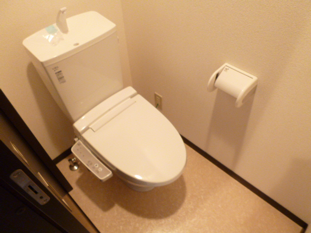 Toilet.  ※ Isomorphic Property Photos