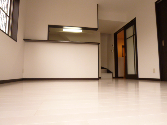 Living and room.  ※ Isomorphic Property Photos
