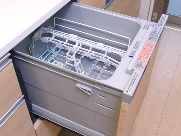 Kitchen.  [Built-in dishwasher] Equipped with a dishwasher to save time in the standard. Has also been taken into account water-saving. (Same specifications)