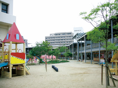 Surrounding environment. Hayamidori children's garden (I building: about 400m / A 5-minute walk, II building: about 500m / 7-minute walk)