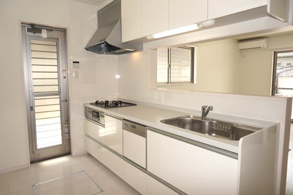 Same specifications photo (kitchen)