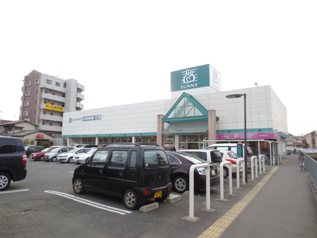 Supermarket. 903m to Sunny Nanakuma store (Super)