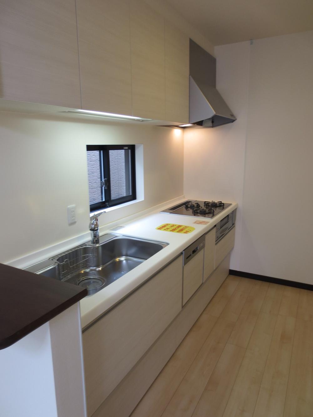 Kitchen.  [No. 1 destination] Room (August 2013) Shooting