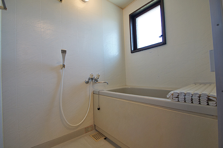 Bath. Bathroom (with ventilation window ・ With automatic hot water beam function)