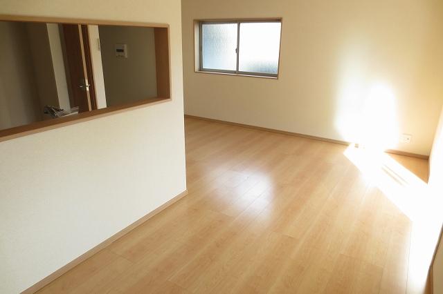 Living. LDK15 Pledge! Sunny!