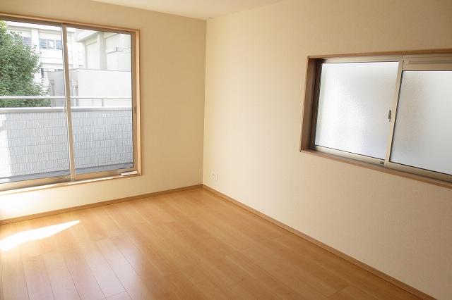 Non-living room. 2 Kaiyoshitsu