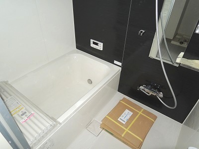 Bath. 1317 size. With additional heating function. Stylish design.