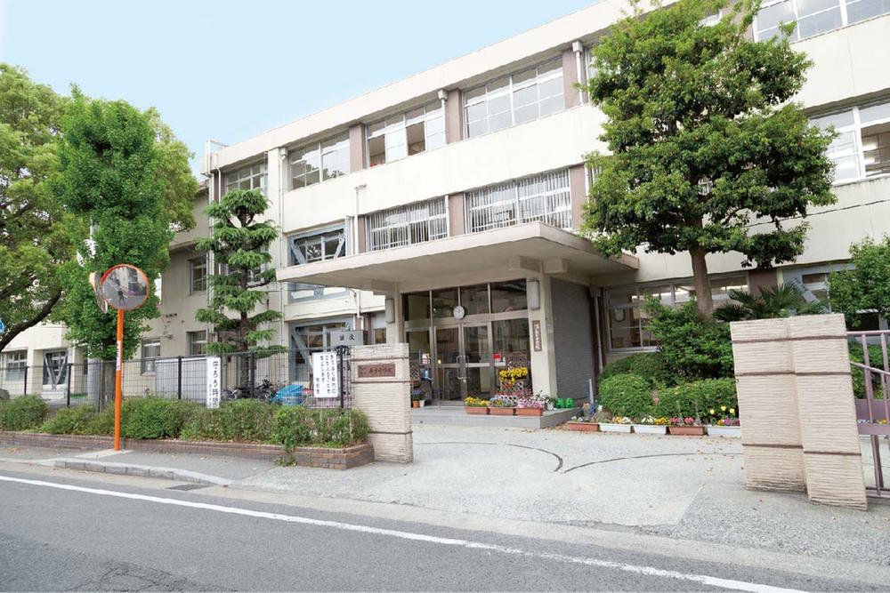 Junior high school. Haruyoshi 1580m until junior high school