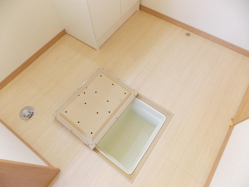 Wash basin, toilet. Underfloor Storage is located in the kitchen and washroom Because the property is less certain quite two locations, I There is a scarcity value (^_^) /  ◆ It becomes the same specification photo ◆
