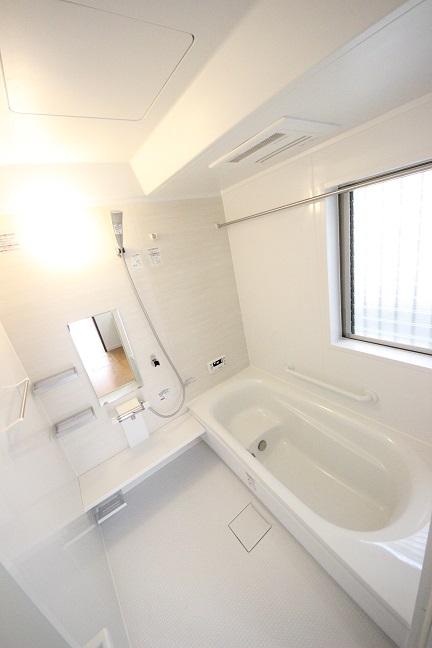 Bathroom. Indoor (11 May 2013) Shooting