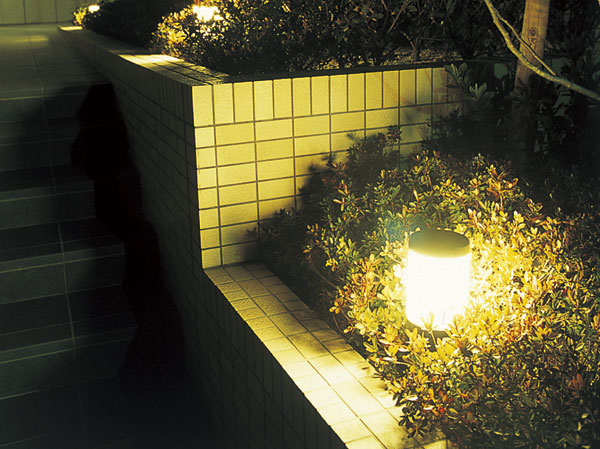 Security.  [Outdoor lamp plan] Night, By placing a strong light illumination of the residential buildings around, Effect of crime deterrence we have effectively introduced the outdoor lamp that can be expected. (Same specifications)