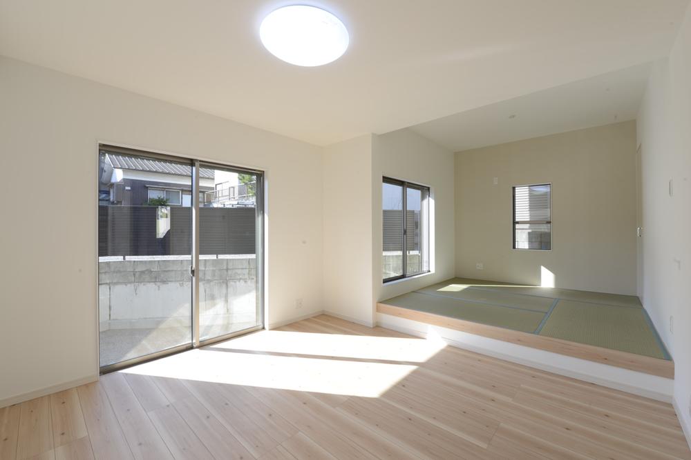 Living. No. 4 place Bright living room