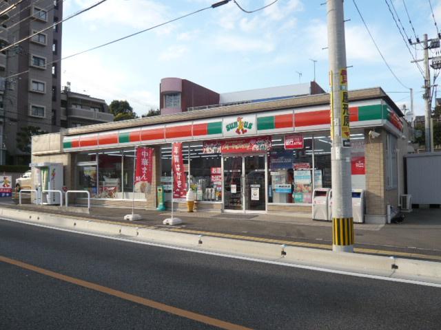Convenience store. 353m until Thanksgiving Fukuoka Yakatabara Third Street shop