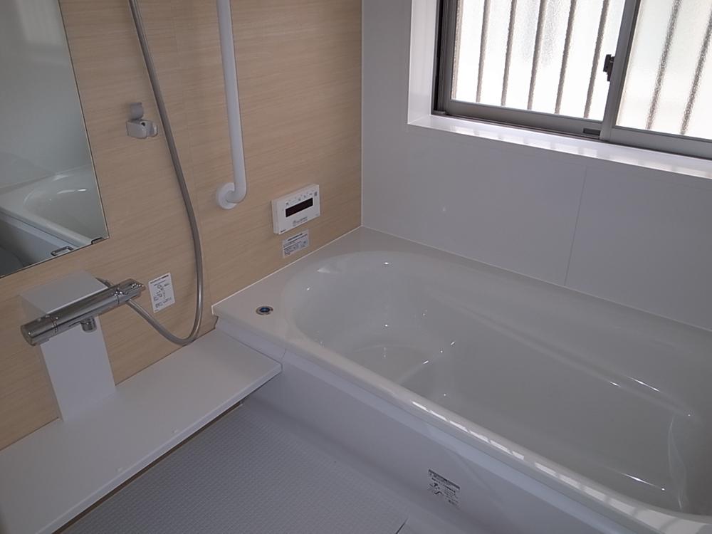 Bathroom. Local (12 May 2013) Shooting