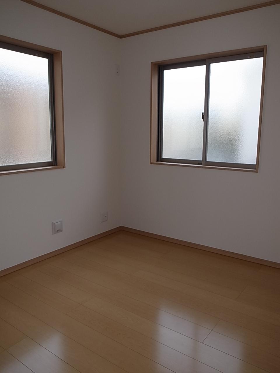 Non-living room. Local (12 May 2013) Shooting