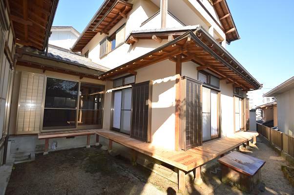 Local appearance photo. Luxury Japanese-style house