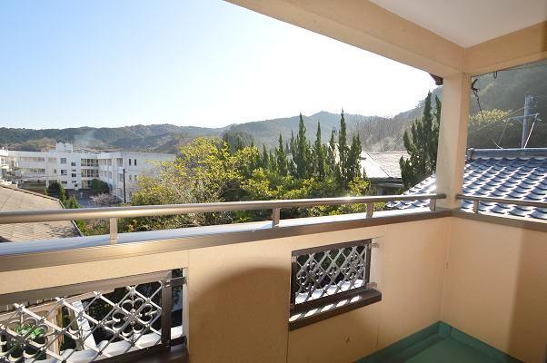 Balcony. Leafy residential area ☆