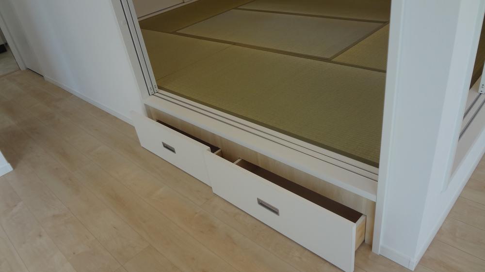 Receipt. Japanese-style room of a small rise is, Storage is attached