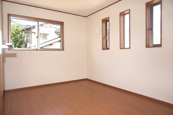 Same specifications photos (Other introspection). (Building 2) same specification