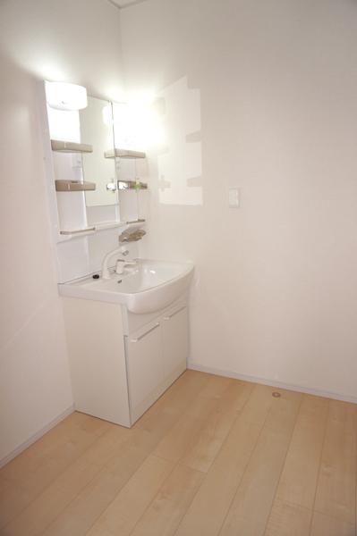 Same specifications photos (Other introspection). (Building 2) same specification