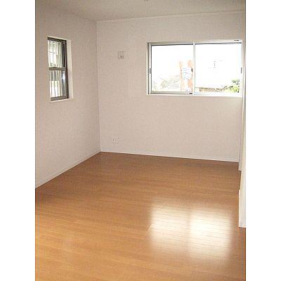 Non-living room. Airy Western-style!