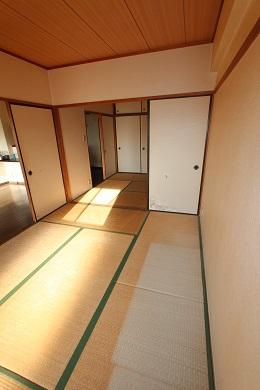 Other. By releasing between Japanese-style room 2 is 10.5 tatami. It can also support at the time of a large number of visitors.