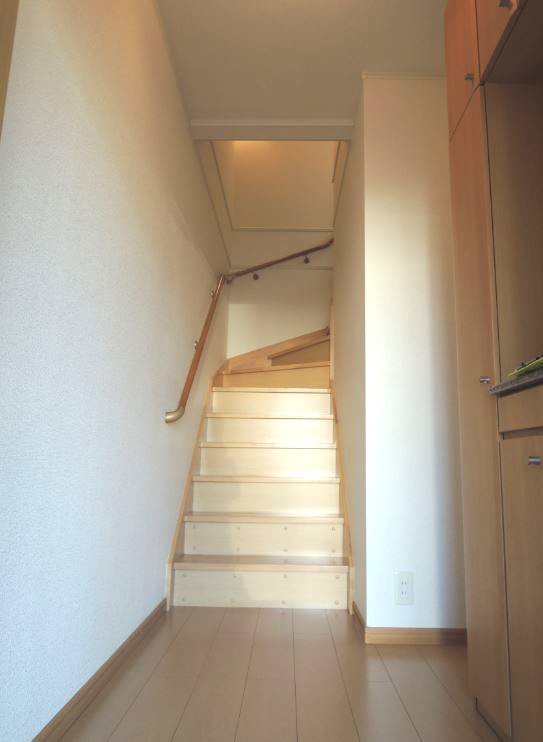 Entrance. Staircase ☆