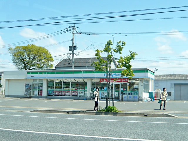 Convenience store. FamilyMart Fukuoka Miyake store up (convenience store) 534m