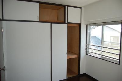 Balcony. Japanese-style closet storage. Same property by room photo