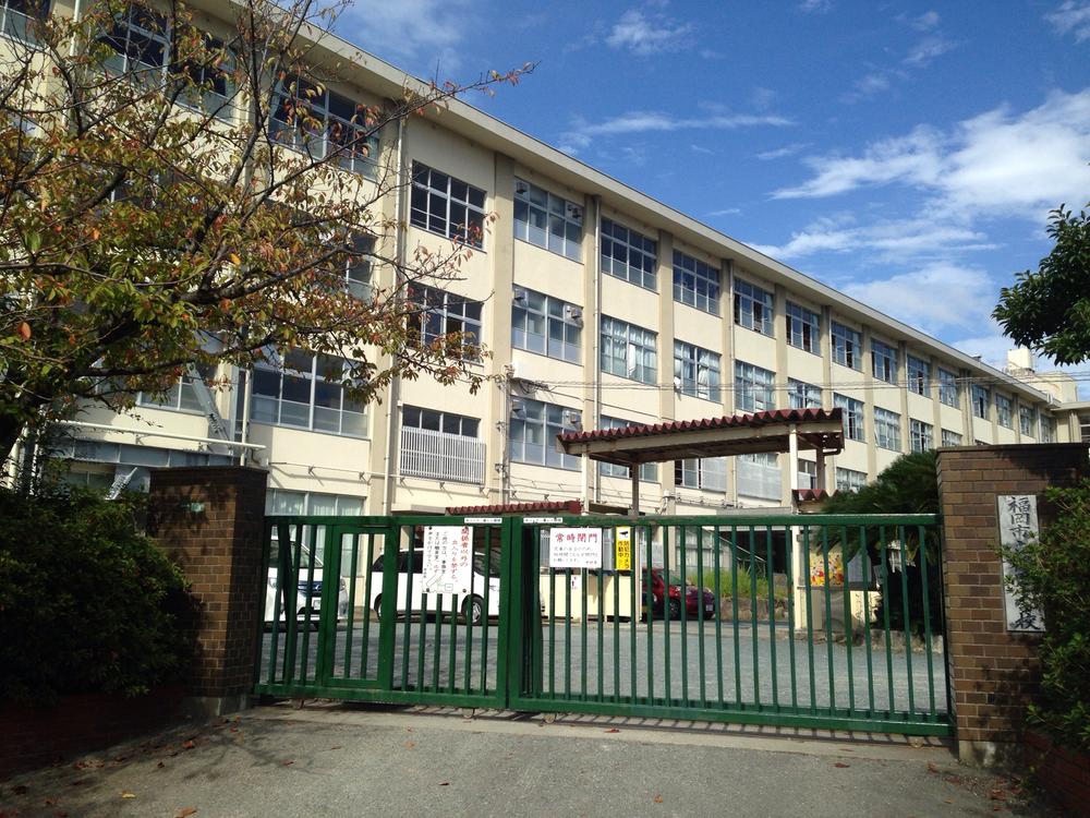 Primary school. 746m to Fukuoka Municipal Tsuruta Elementary School
