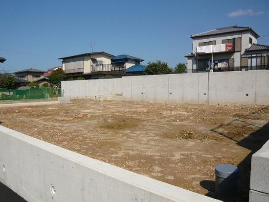 Local appearance photo. Building 2