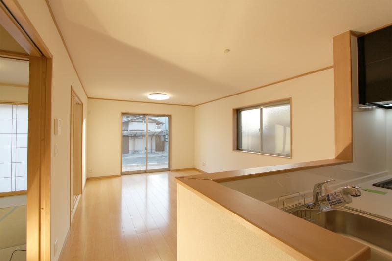 Same specifications photos (living)